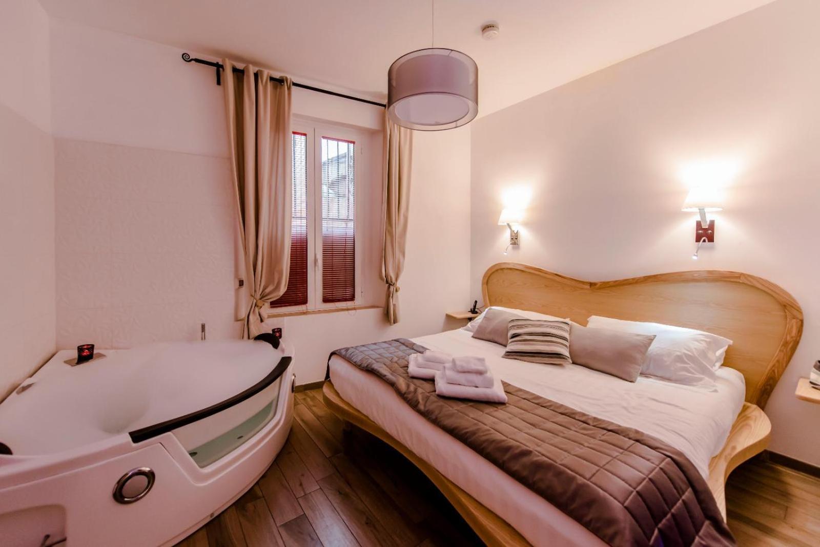Flatinrome Trastevere Deluxe Rooms - Green Patio المظهر الخارجي الصورة