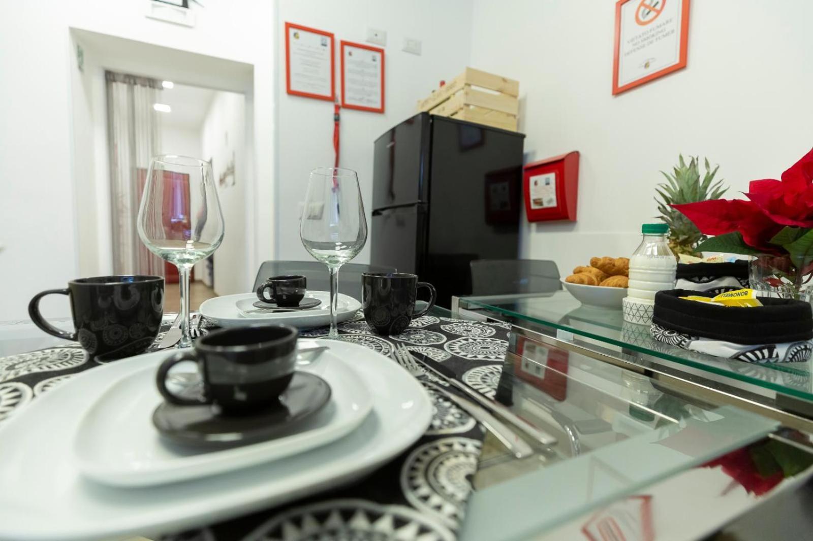 Flatinrome Trastevere Deluxe Rooms - Green Patio المظهر الخارجي الصورة