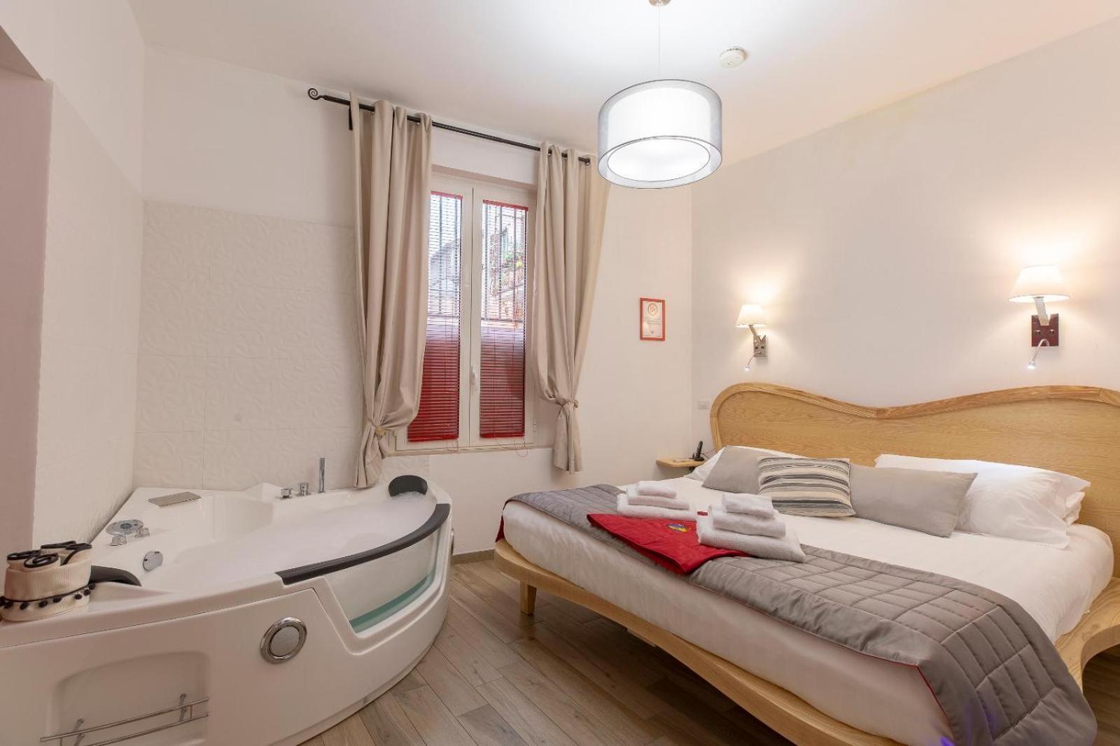 Flatinrome Trastevere Deluxe Rooms - Green Patio المظهر الخارجي الصورة