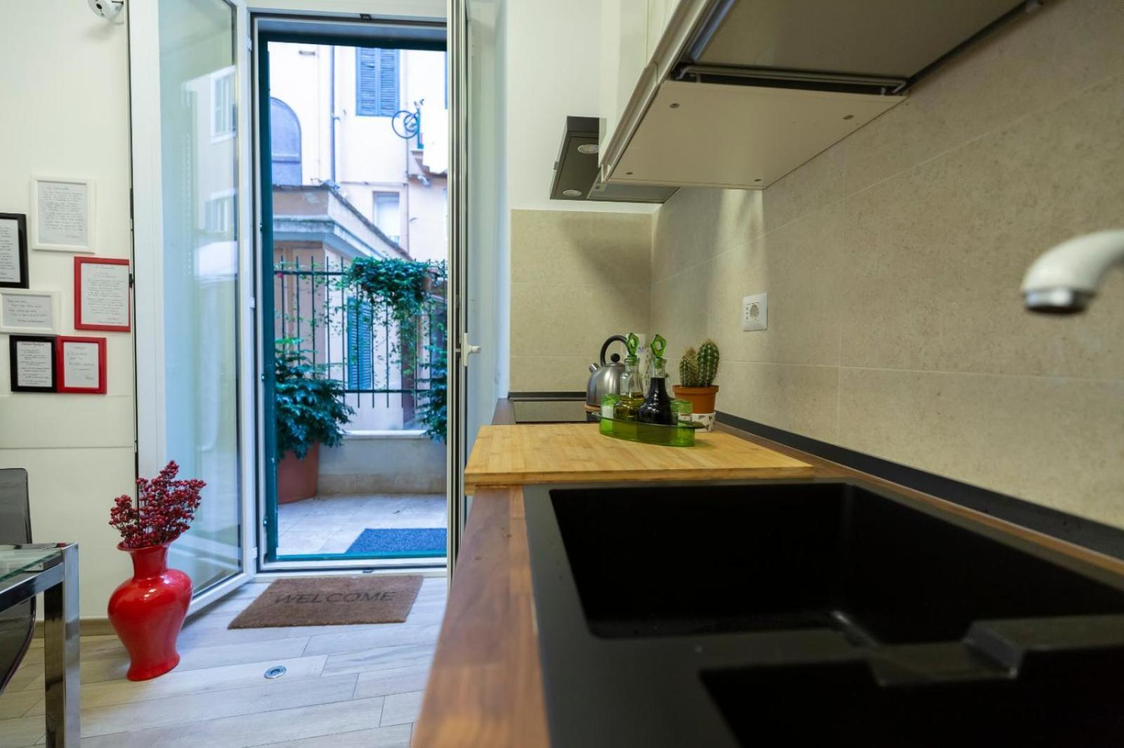Flatinrome Trastevere Deluxe Rooms - Green Patio المظهر الخارجي الصورة