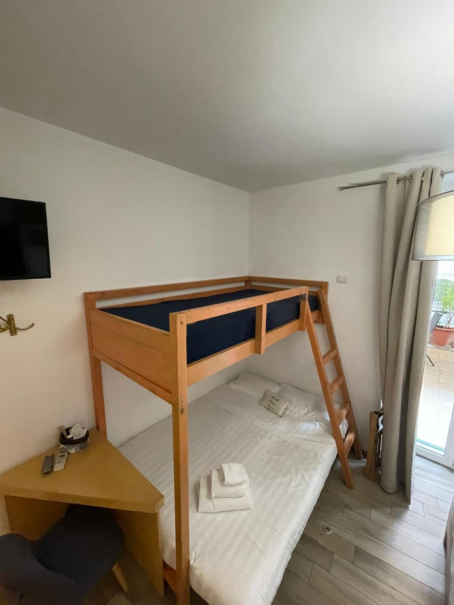 Flatinrome Trastevere Deluxe Rooms - Green Patio المظهر الخارجي الصورة