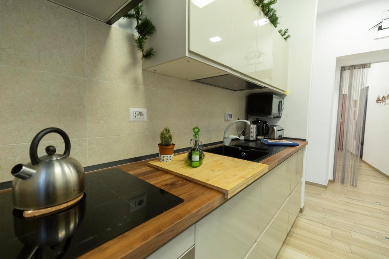 Flatinrome Trastevere Deluxe Rooms - Green Patio المظهر الخارجي الصورة