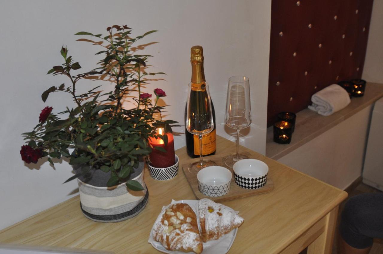 Flatinrome Trastevere Deluxe Rooms - Green Patio المظهر الخارجي الصورة