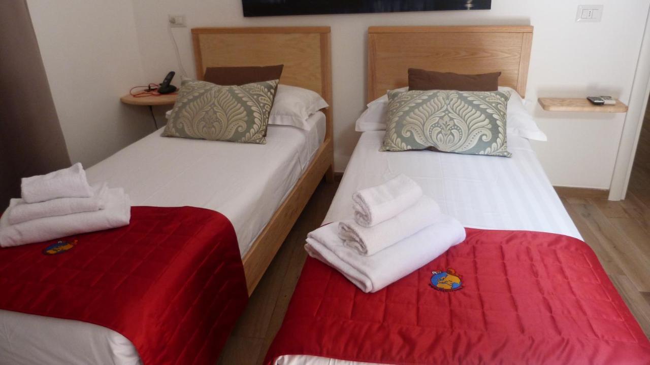 Flatinrome Trastevere Deluxe Rooms - Green Patio المظهر الخارجي الصورة