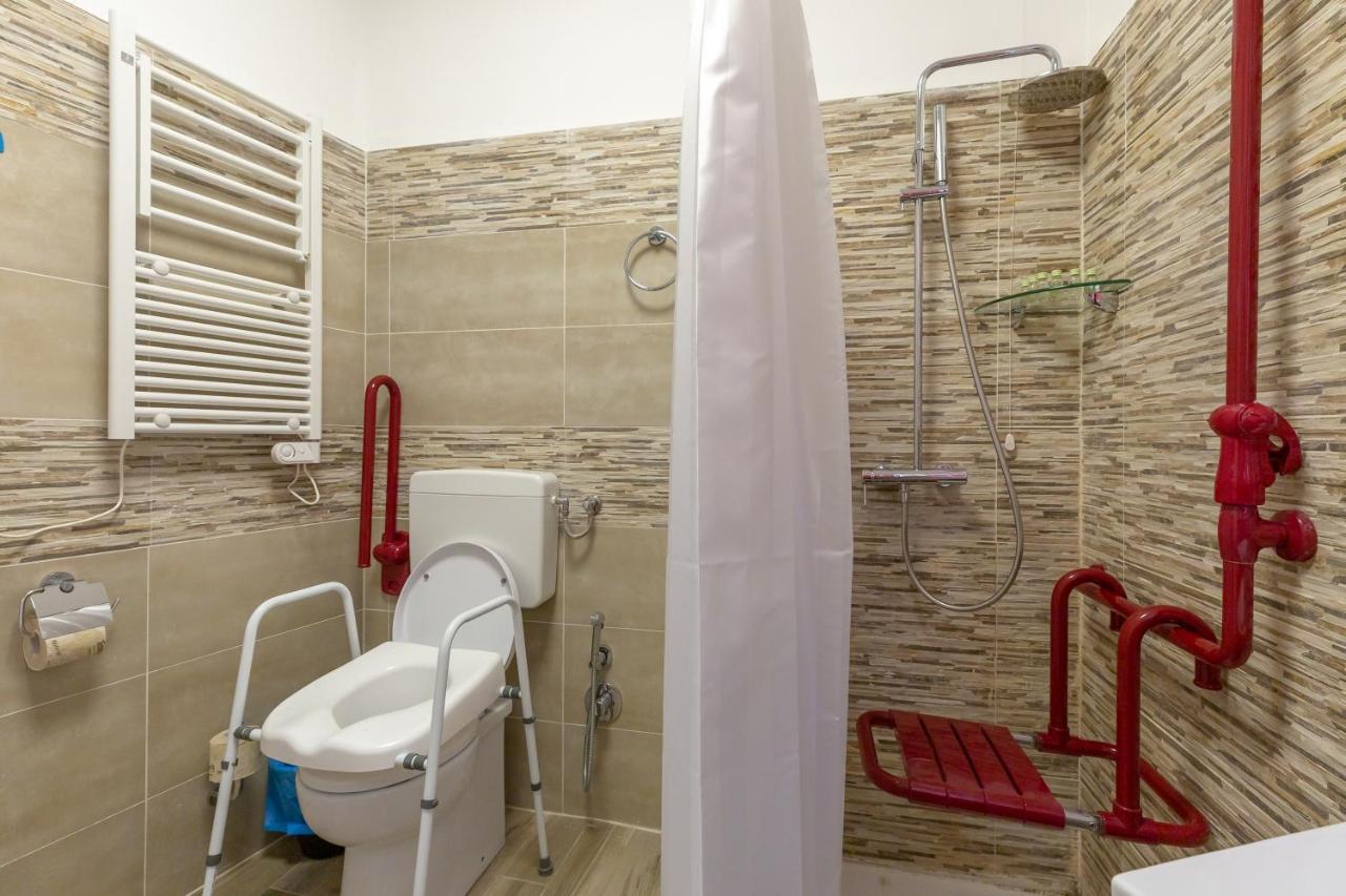 Flatinrome Trastevere Deluxe Rooms - Green Patio المظهر الخارجي الصورة