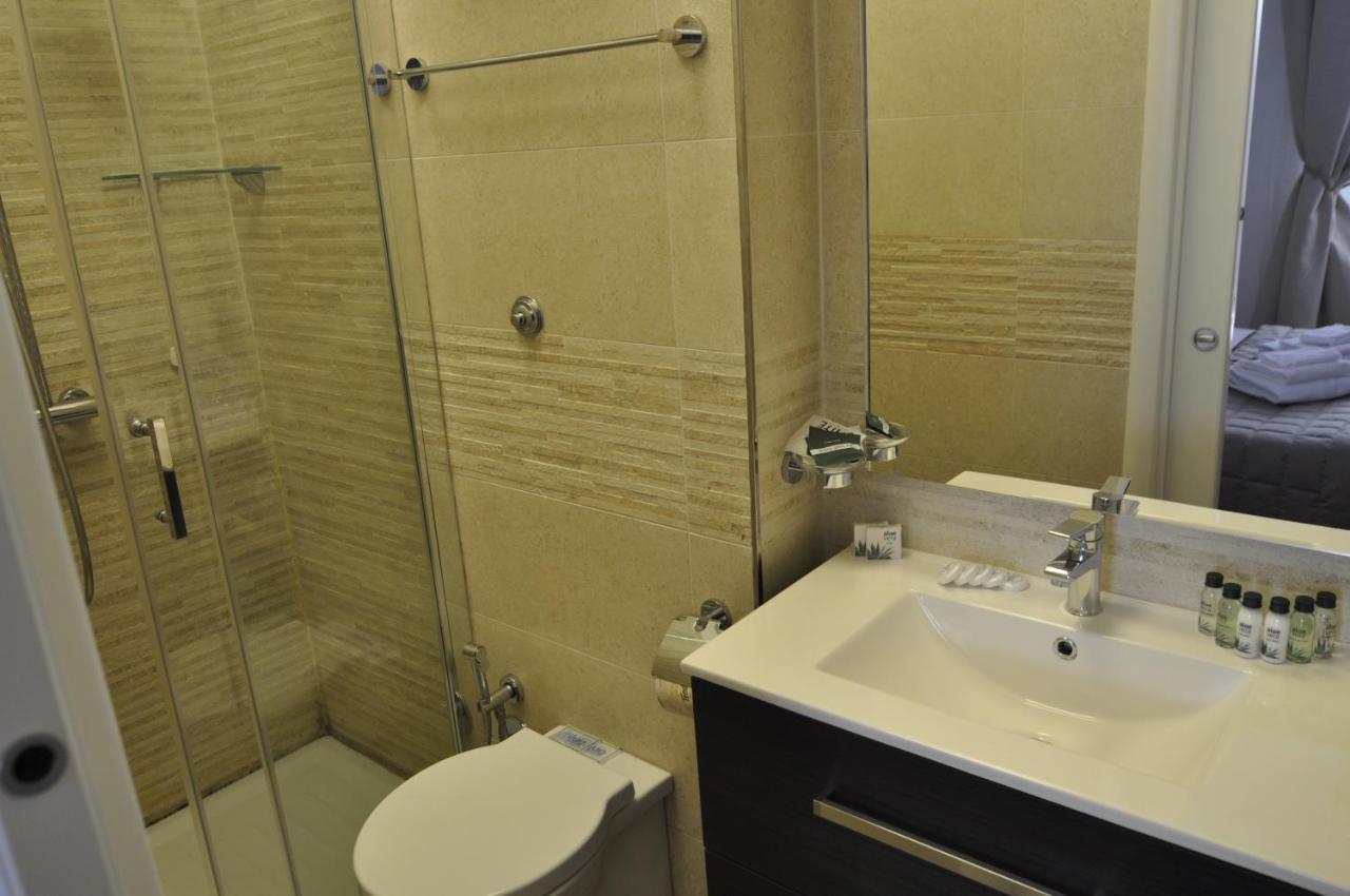 Flatinrome Trastevere Deluxe Rooms - Green Patio المظهر الخارجي الصورة